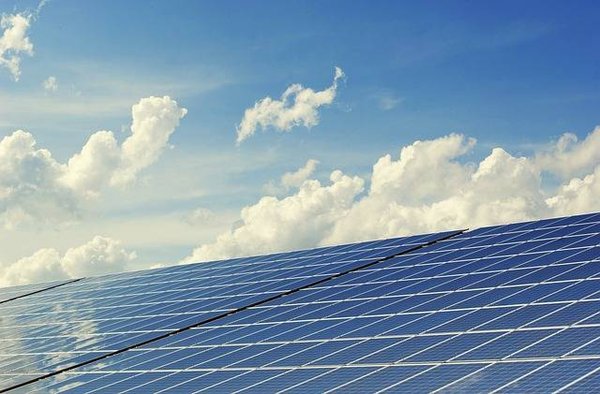 Le rôle des énergies renouvelables dans la mise en oeuvre de la politique de développement durable